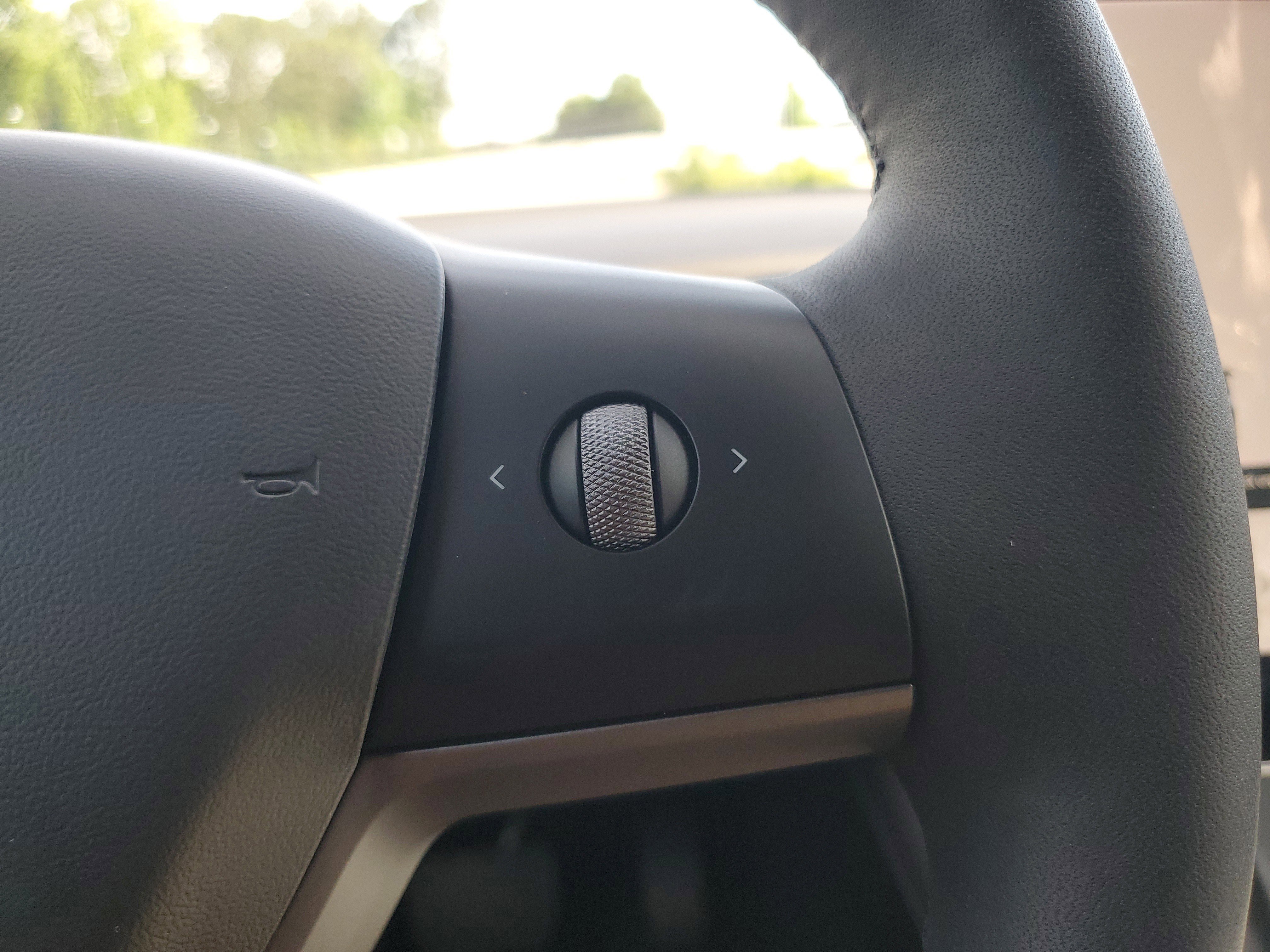 Used 2022  Tesla Long Range image 22