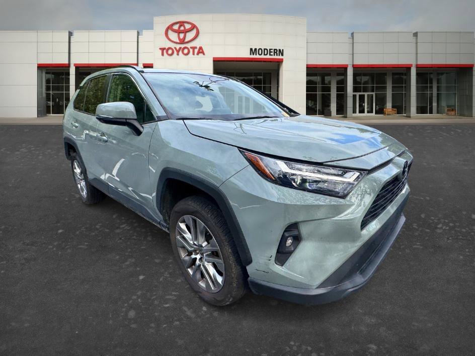 Certified Used 2022 Lunar Toyota XLE Premium image 6