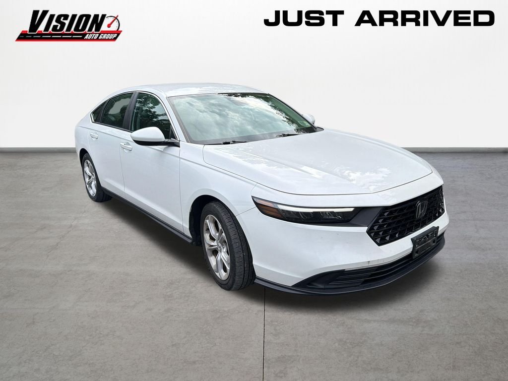 Used 2023 White Honda LX image 3