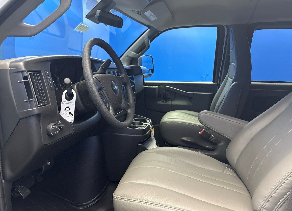2025 Chevrolet Express Passenger LS - Photo 12