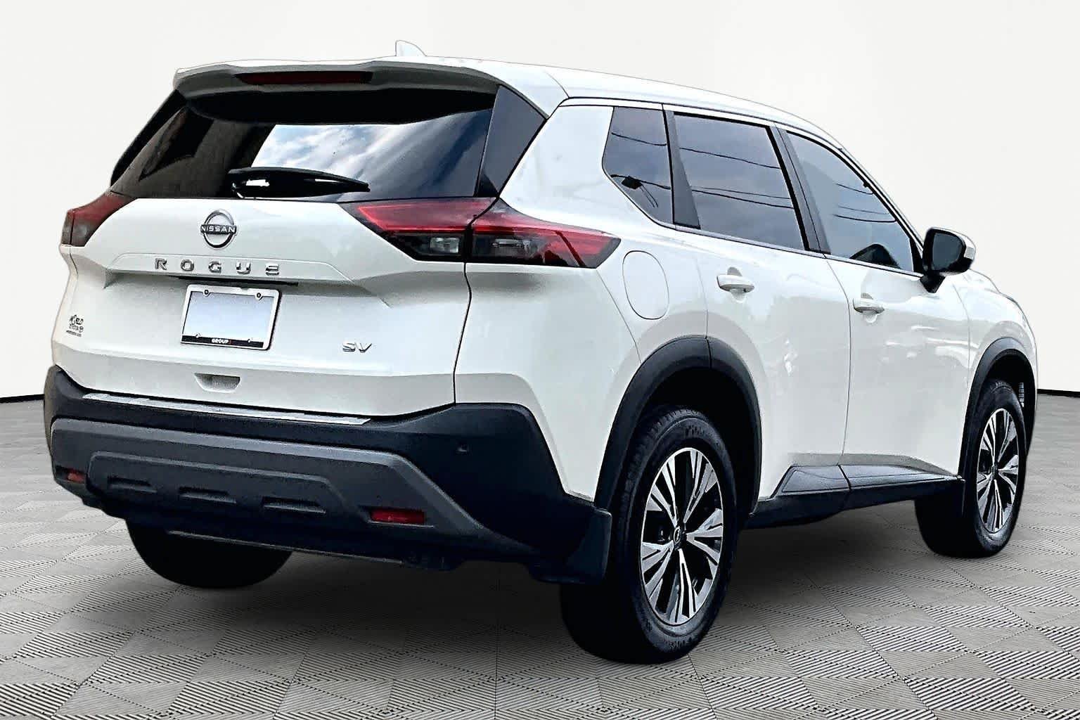Used 2023 Pearl White Tricoat Nissan SV image 13