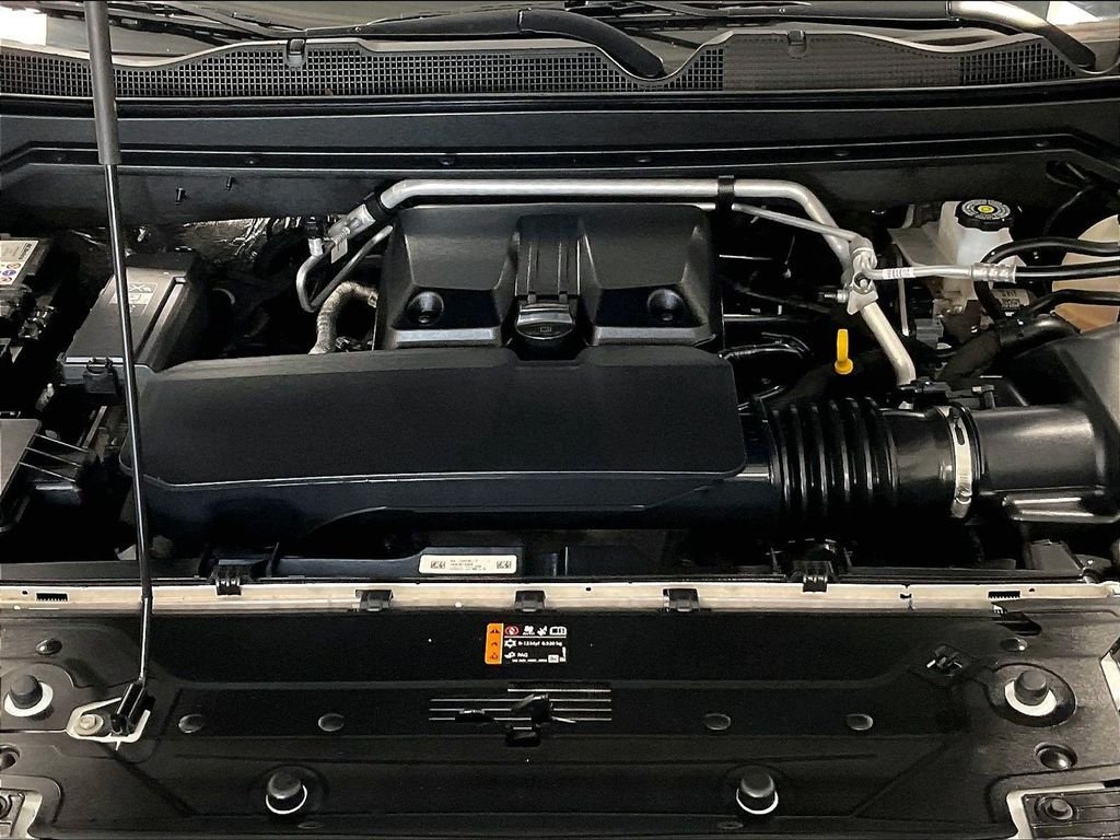 Used 2025 White Chevrolet Trail Boss image 29
