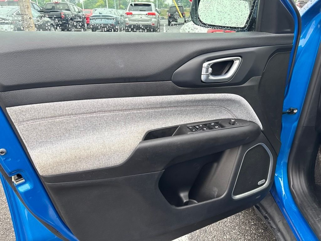 Used 2023 Blue Jeep Latitude Lux image 8