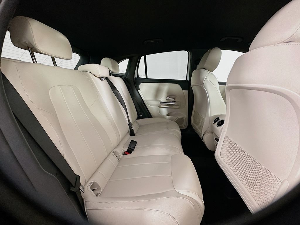 New 2026 Polar White Mercedes-Benz GLA 250 image 26