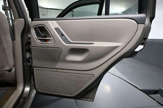 Used 1999 Gray Jeep Laredo image 33