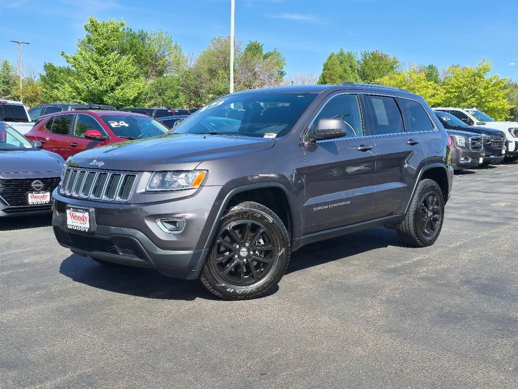Used 2015 Jeep Grand Cherokee Laredo with VIN 1C4RJFAG6FC213092 for sale in Gurnee, IL