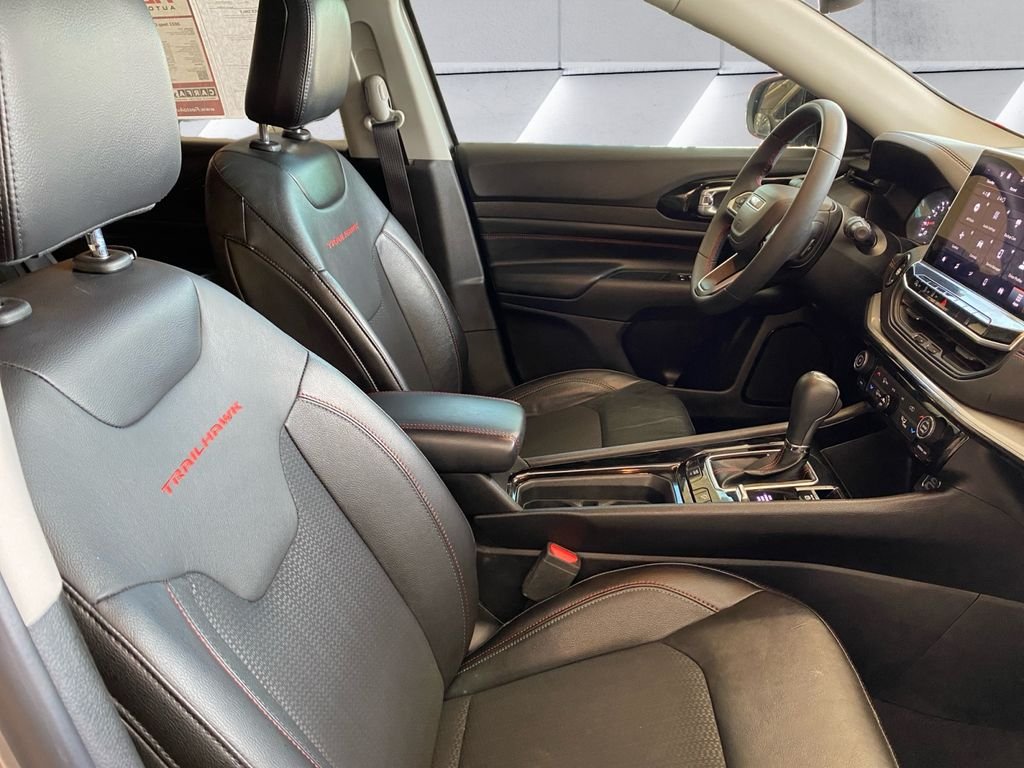 Used 2022 Silver Jeep Trailhawk image 13