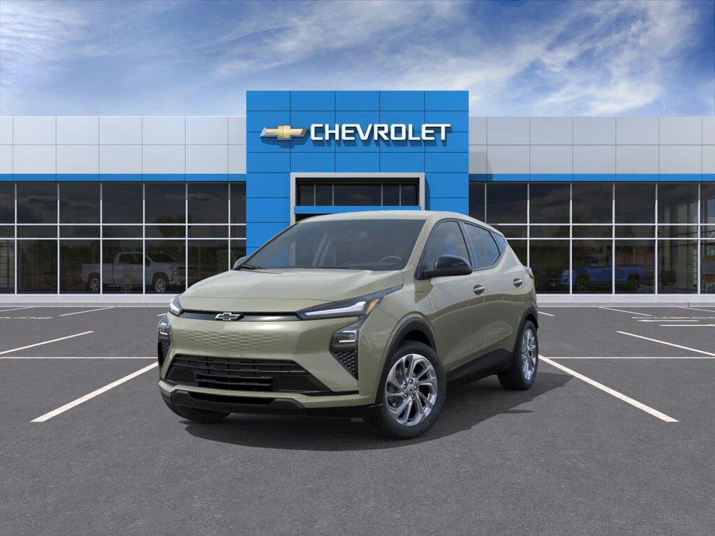 2027 Chevrolet Bolt LT - Photo 8