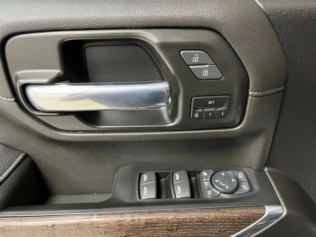 Used 2022 Black GMC Denali image 24