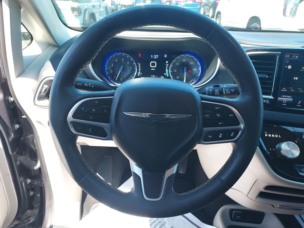 Used 2023 Gray Chrysler Touring L image 17