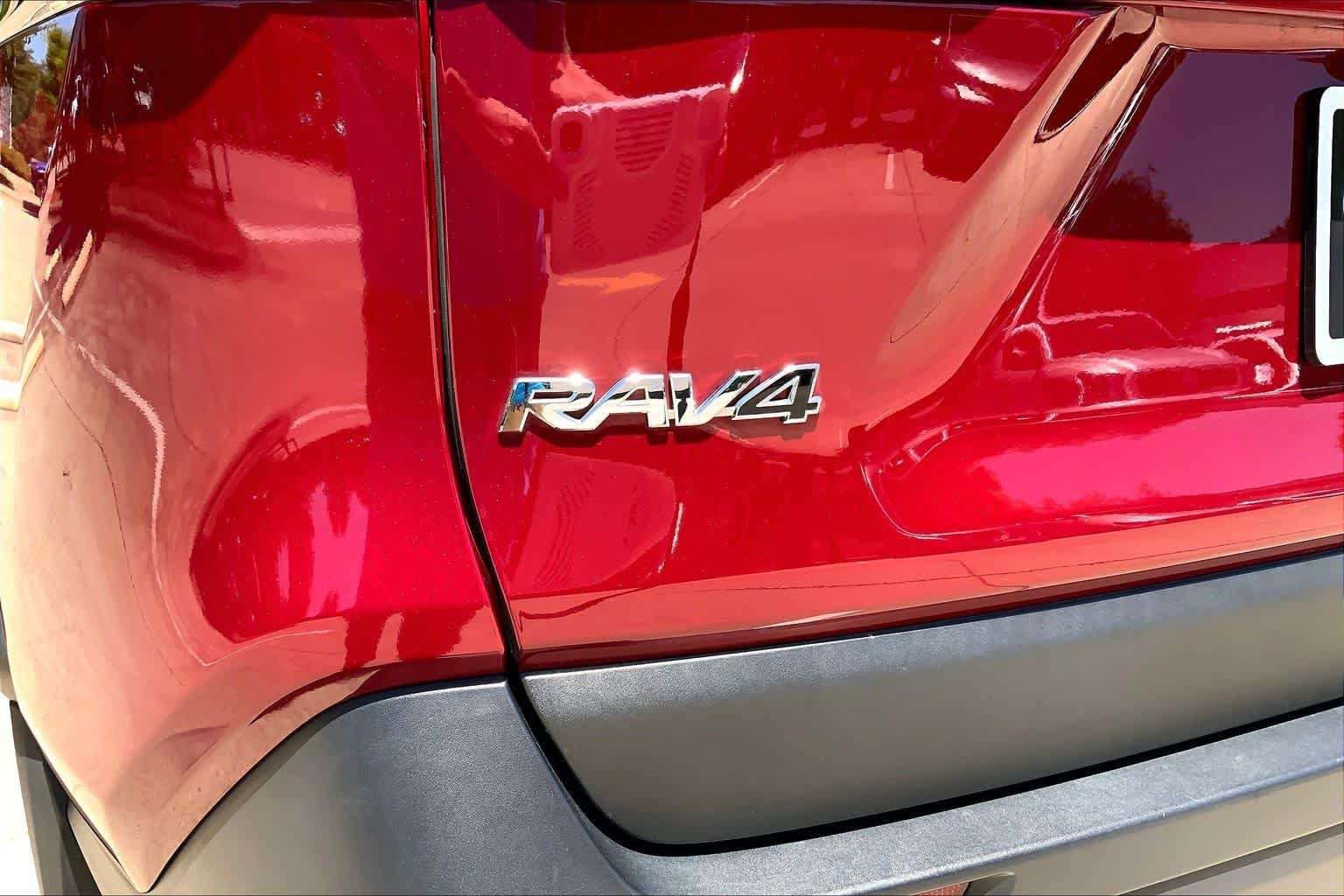 Used 2024 Ruby Flare Pearl Toyota XLE Premium image 33