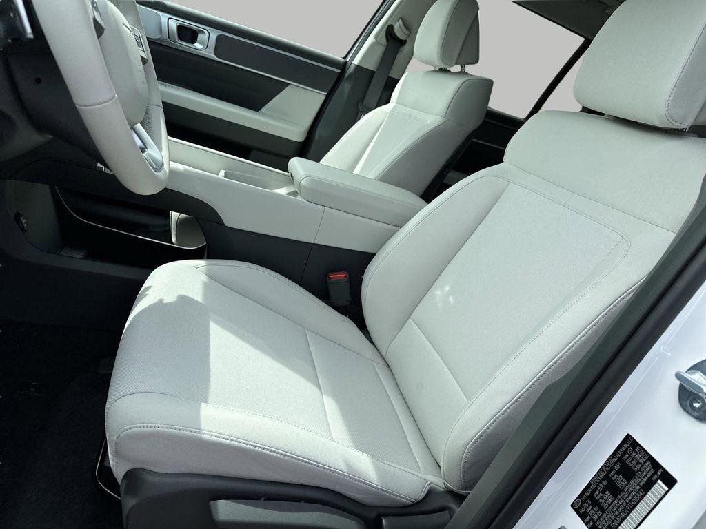 New 2026 Serenity White Hyundai SE FWD image 9