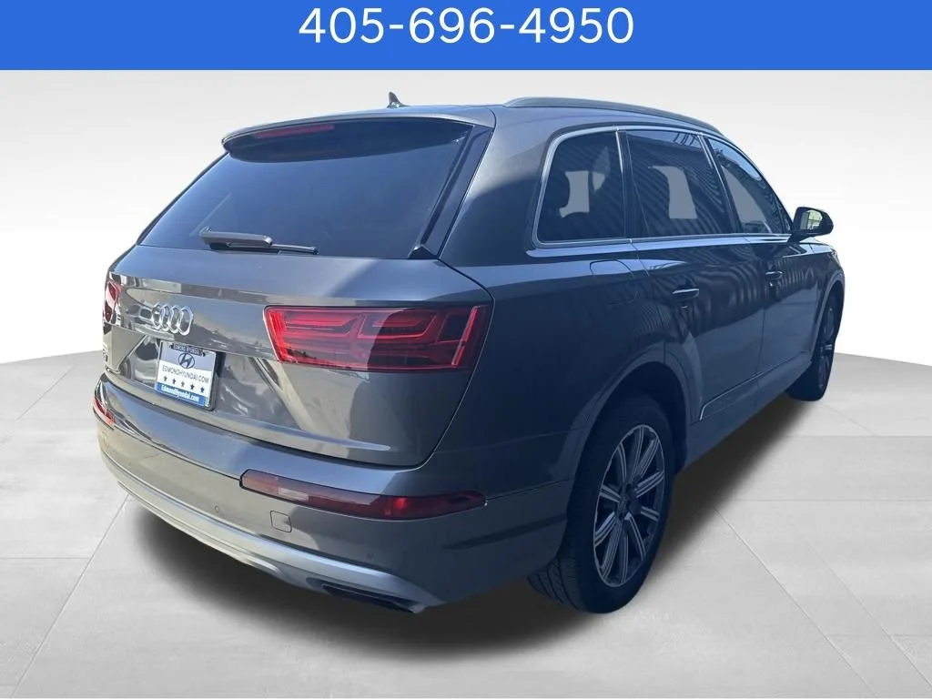 Pre-Owned 2019 Audi Q7 SE Premium