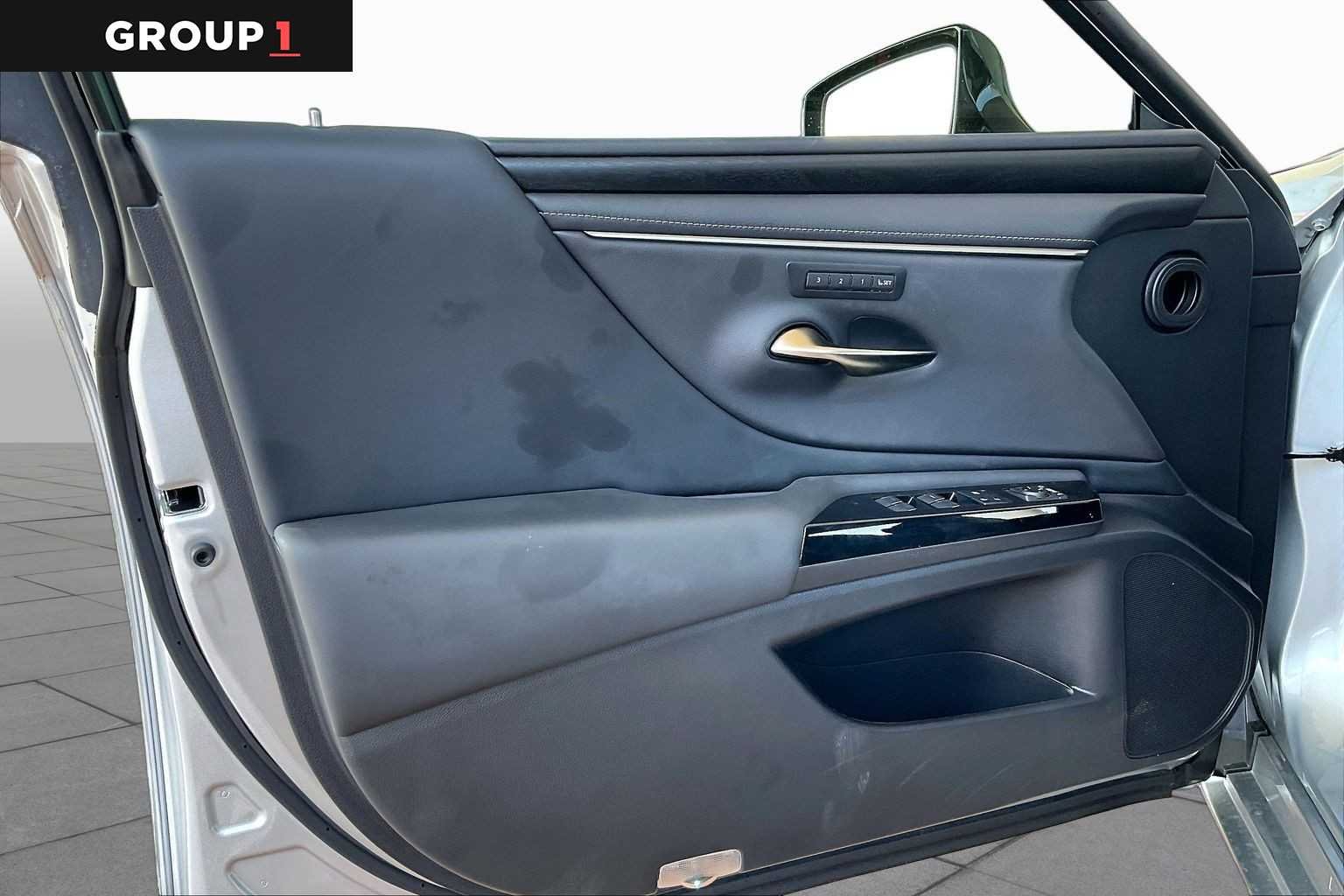 Used 2025 Iridium Lexus  image 19
