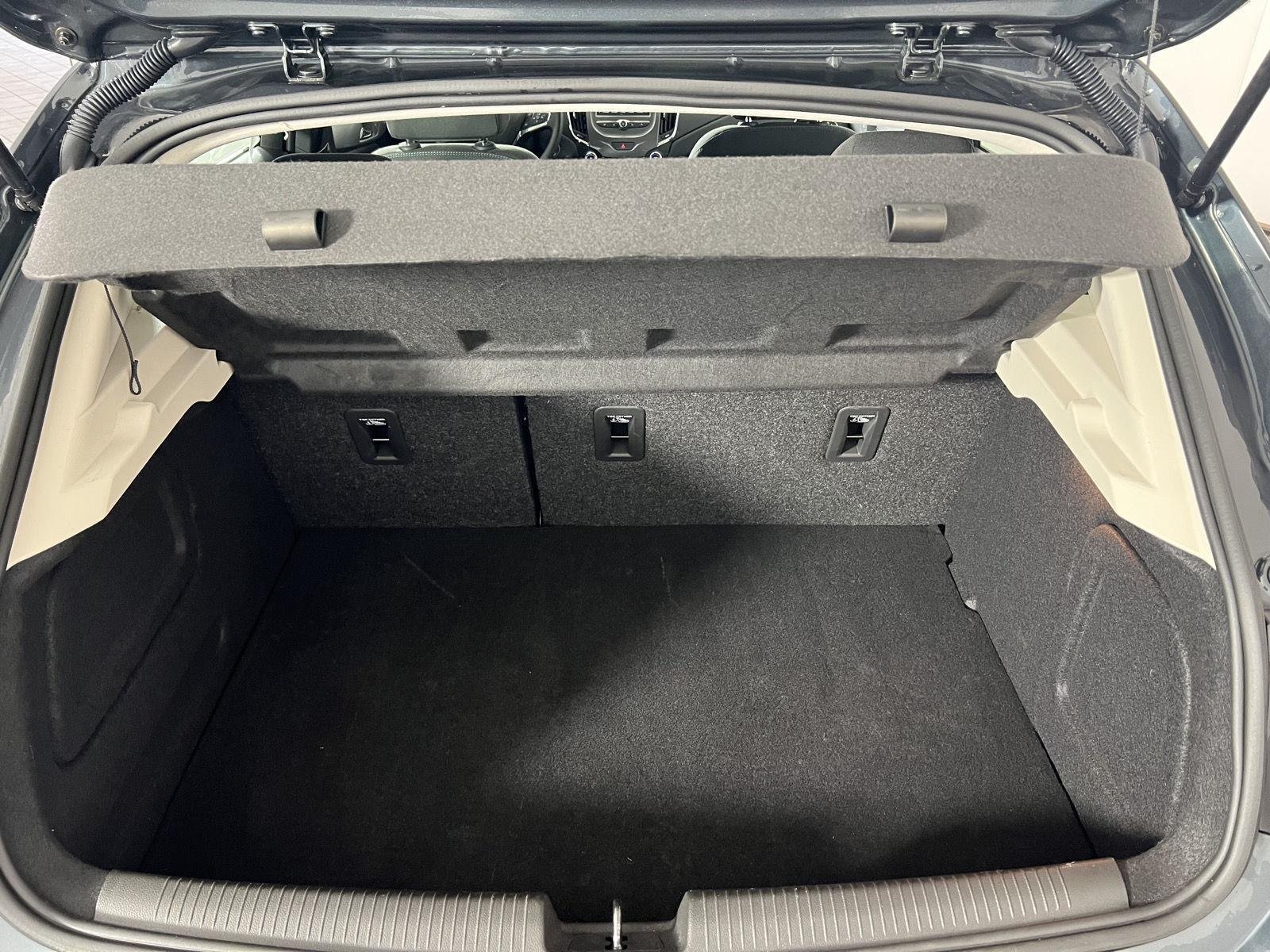 Used 2018 Graphite Metallic Chevrolet LT image 23