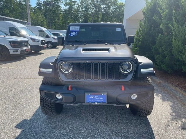 Used 2025 Granite Crystal Clearcoat Metallic Jeep Mojave image 3