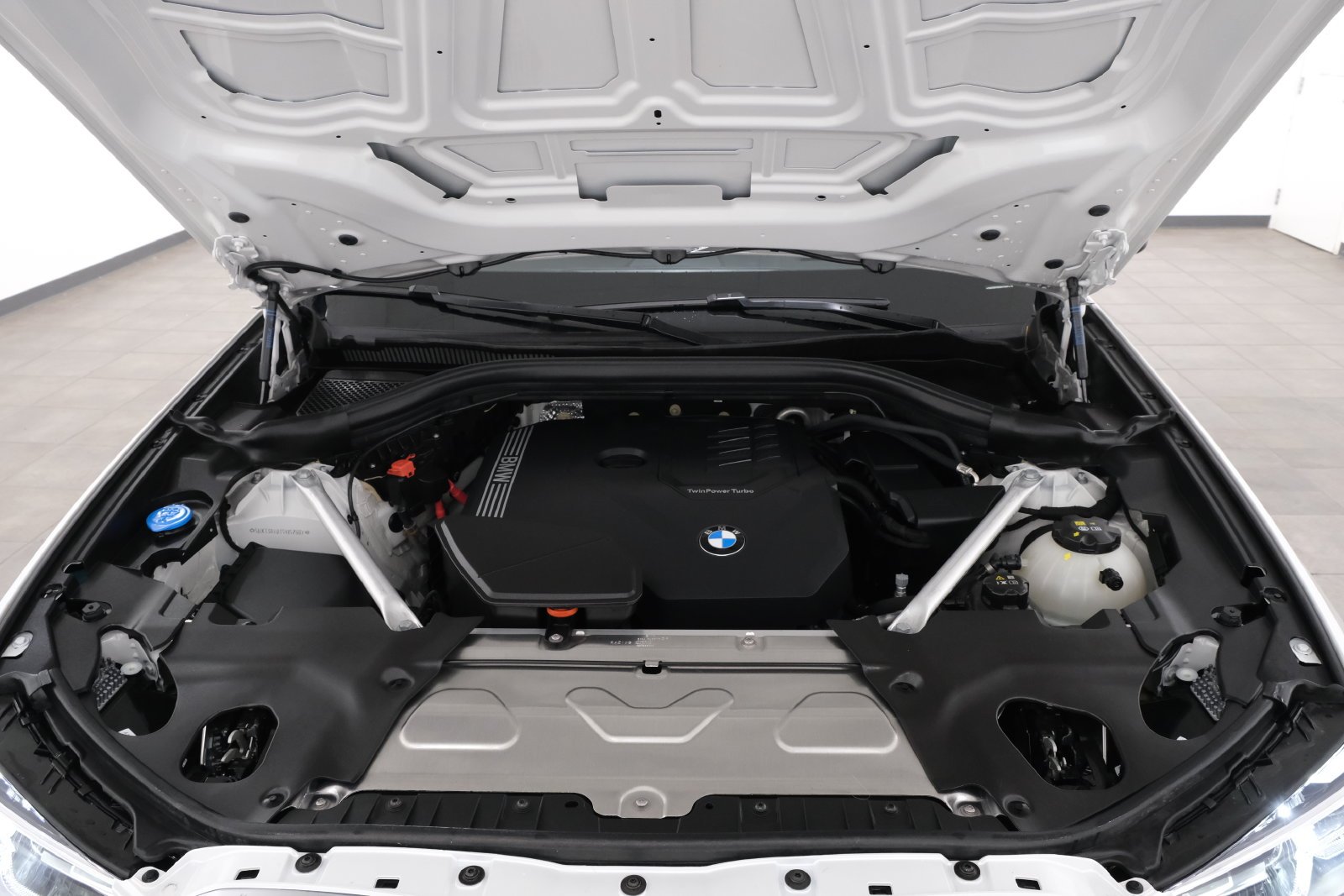 Certified Used 2025 White Metallic BMW xDrive30i image 41