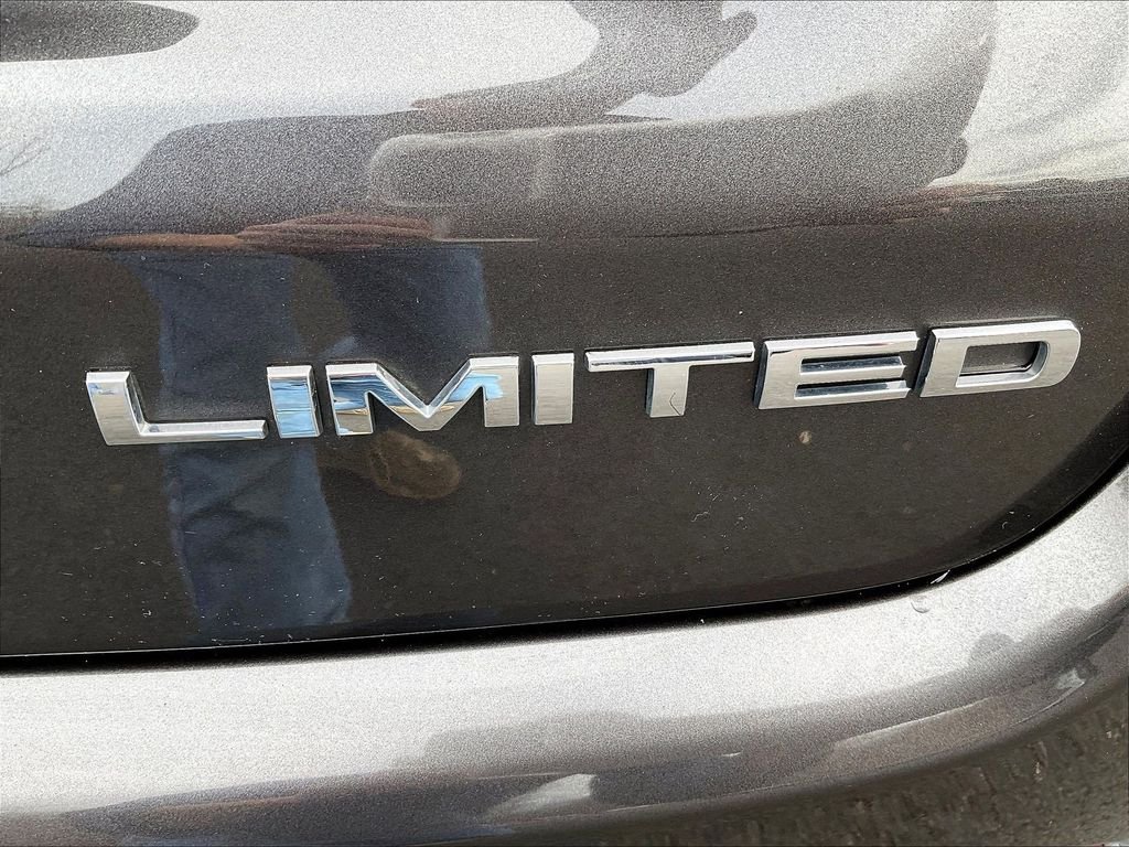 Used 2021 Gray Jeep Limited image 36