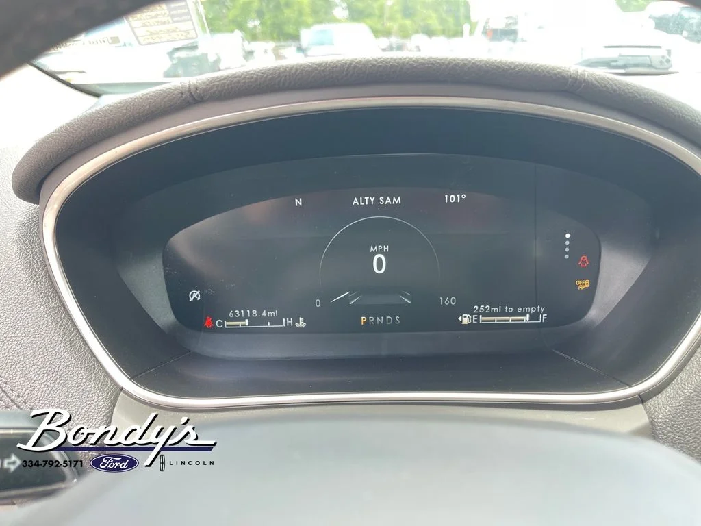 Used 2019 White Platinum Clearcoat Metallic Lincoln Standard image 4