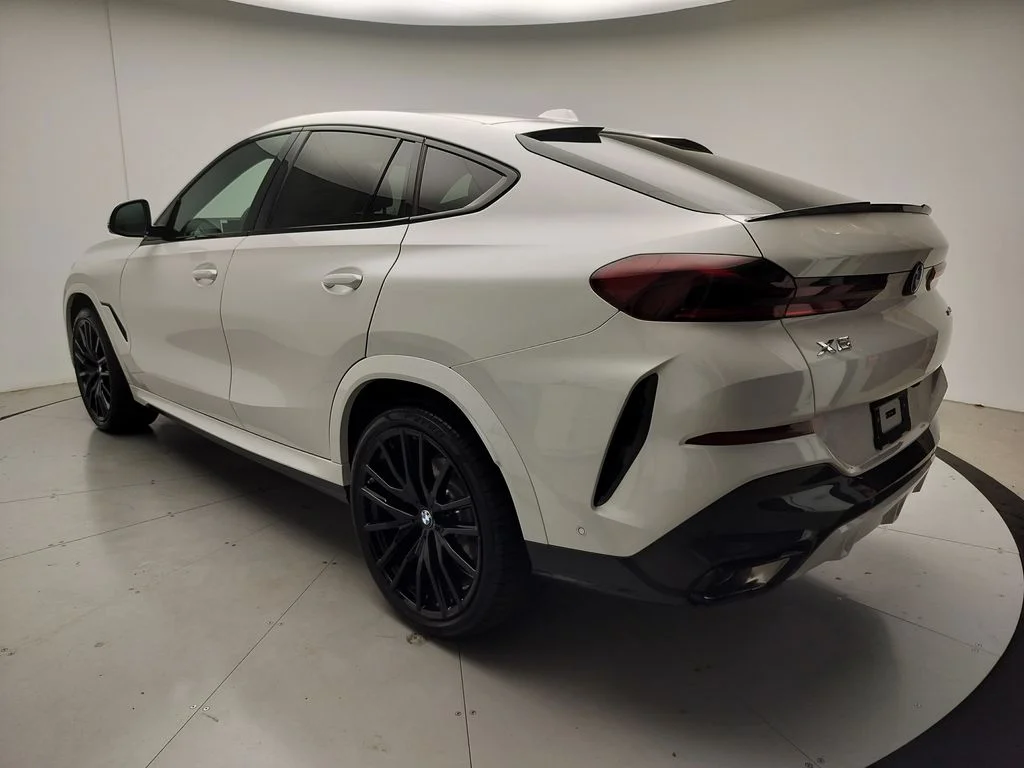 New 2027 Mineral White Metallic BMW xDrive40i image 4