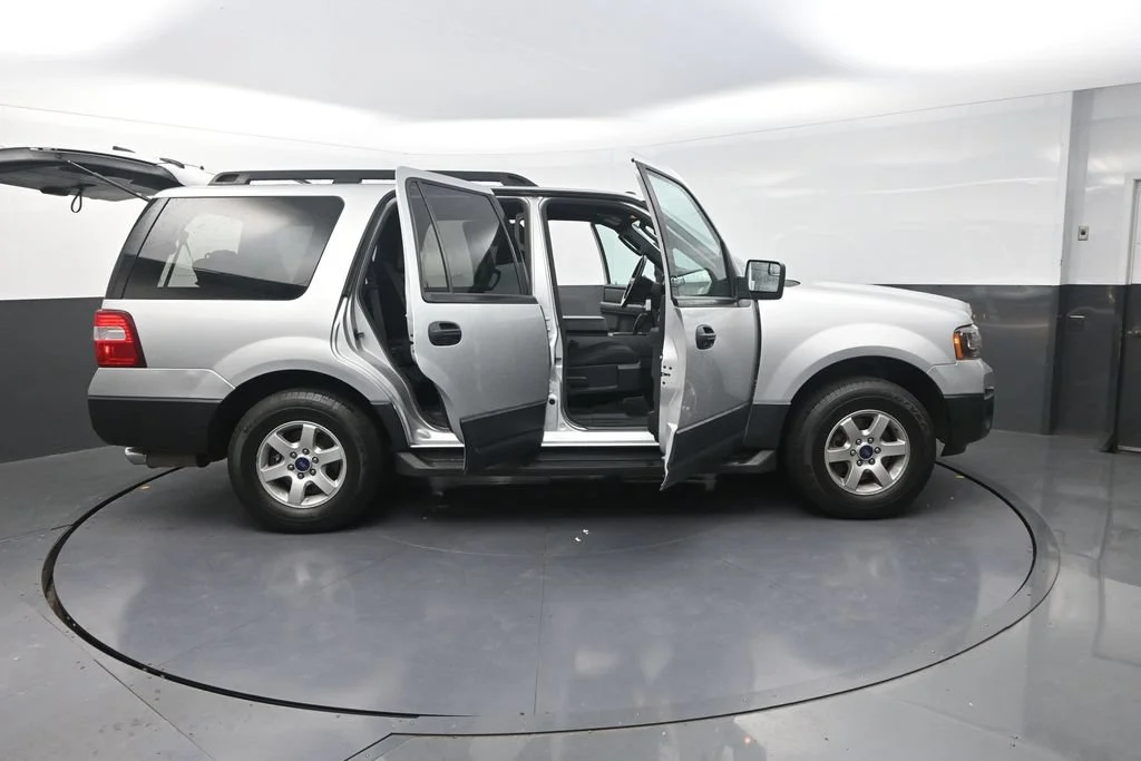 Used 2017 Silver Ford XL image 36