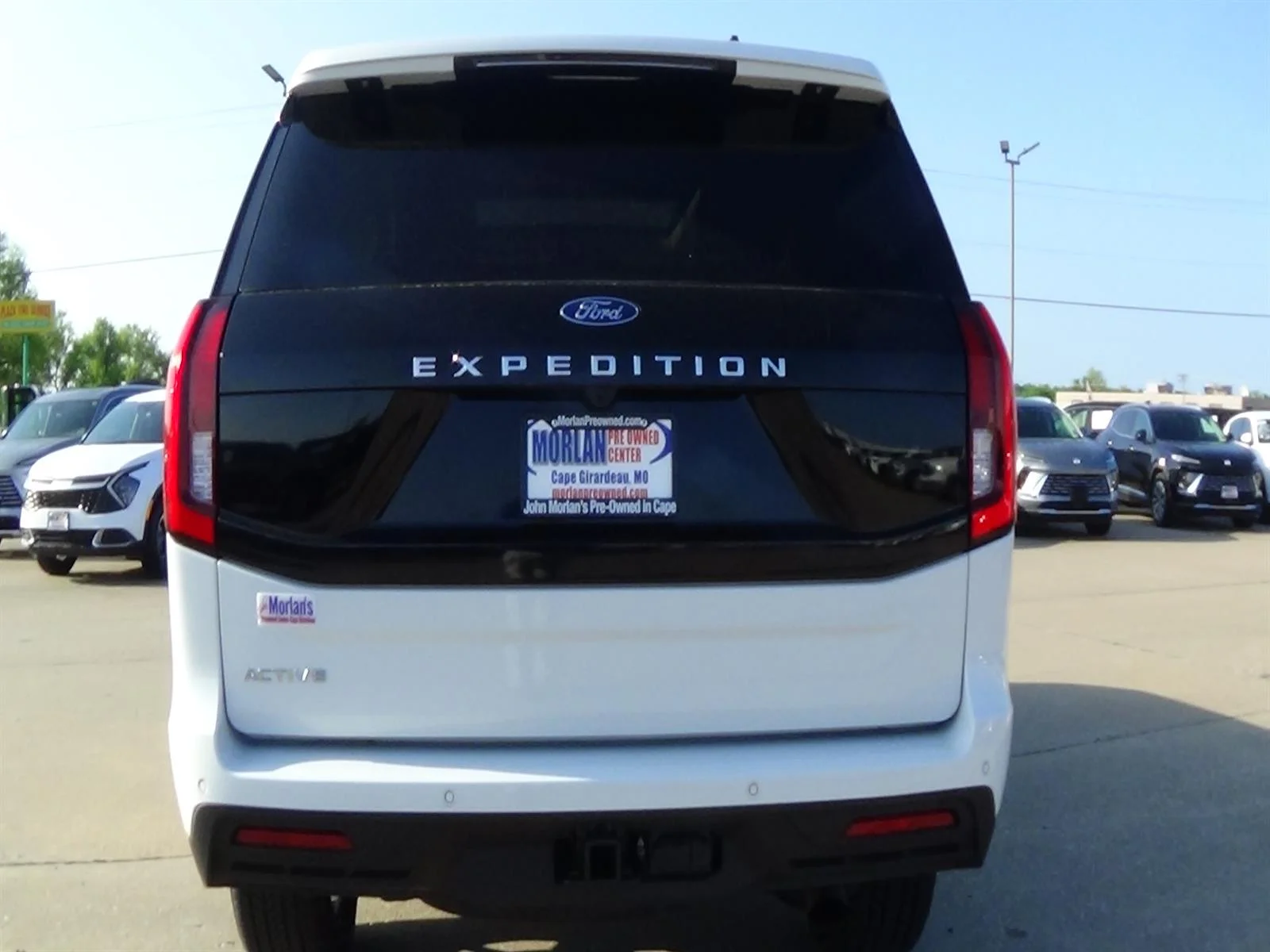 Used 2025 Oxford White (yz) Ford Active image 8