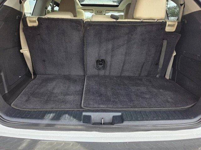 Used 2022 Wind Chill Pearl TOYOTA PLAT image 30