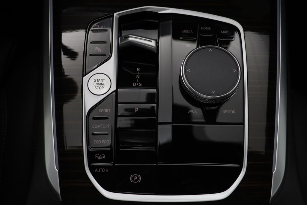 New 2026 Black Sapphire Metallic BMW xDrive40i image 12