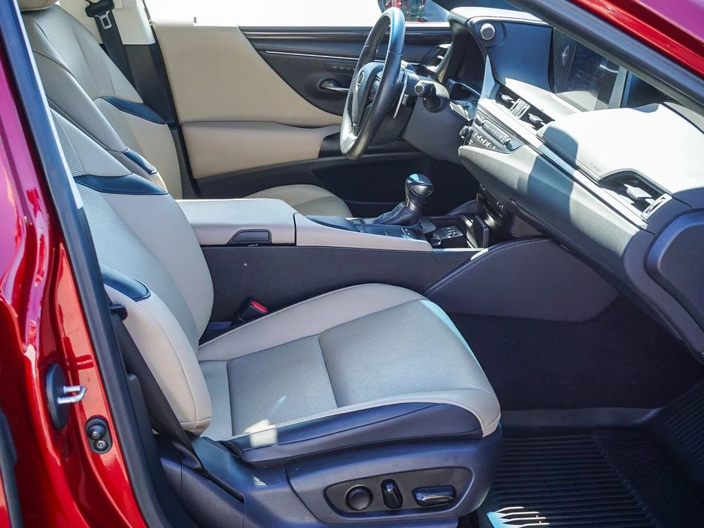 Used 2020 Red Lexus 350 image 12