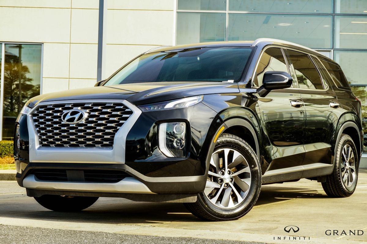 Used 2022 Black Hyundai SEL image 1