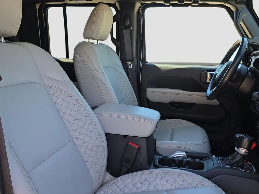 Used 2022 Black Jeep Overland image 20