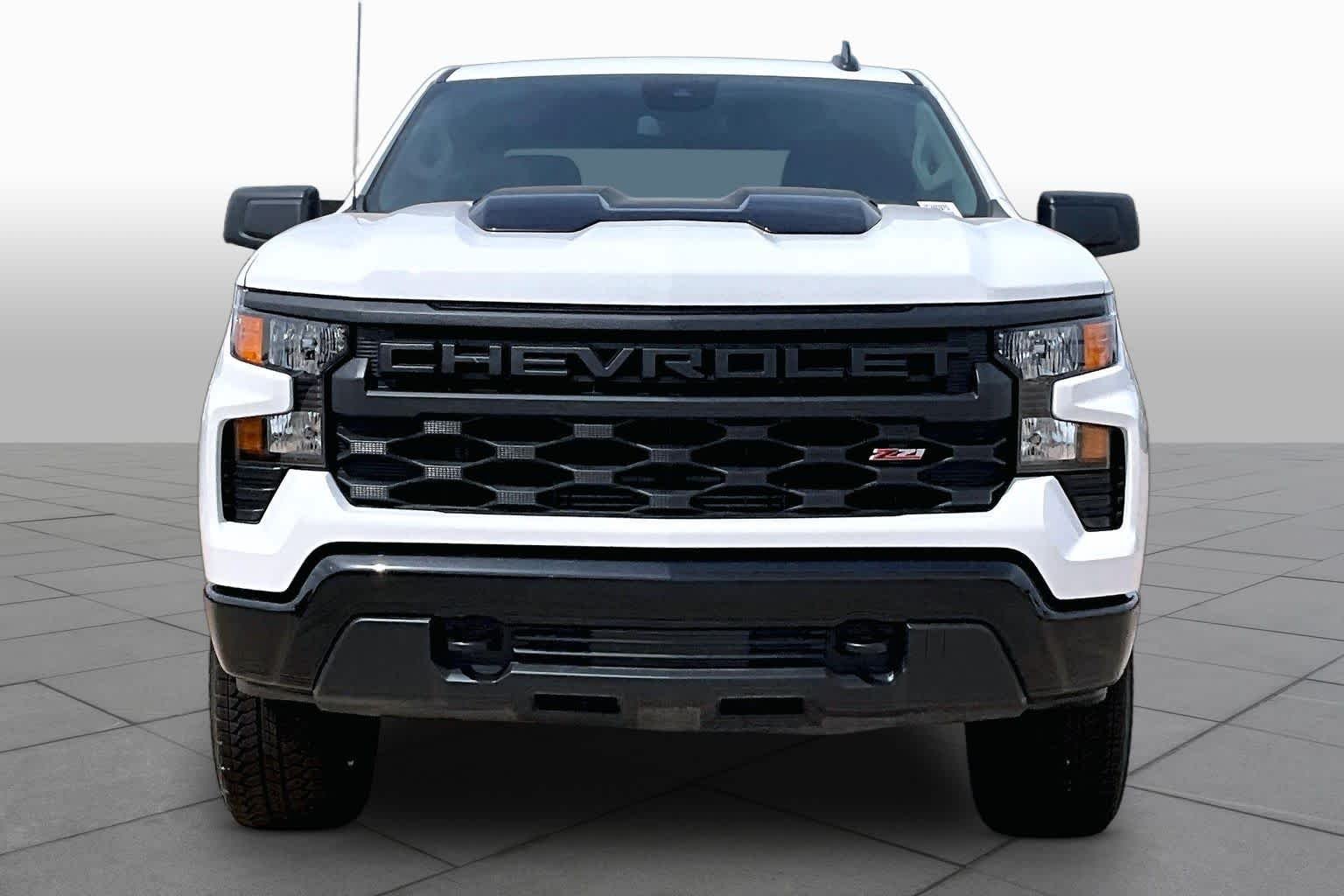 New 2026 Summit White Chevrolet Custom Trail Boss image 4