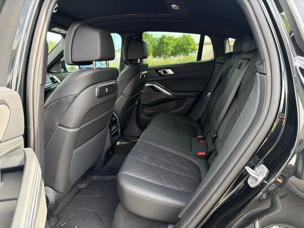 Used 2025 Black BMW xDrive40i image 11