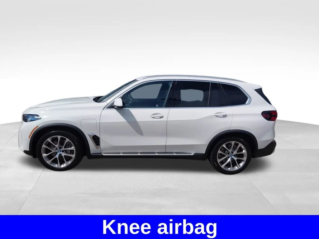 Used 2025 White BMW xDrive50e image 22
