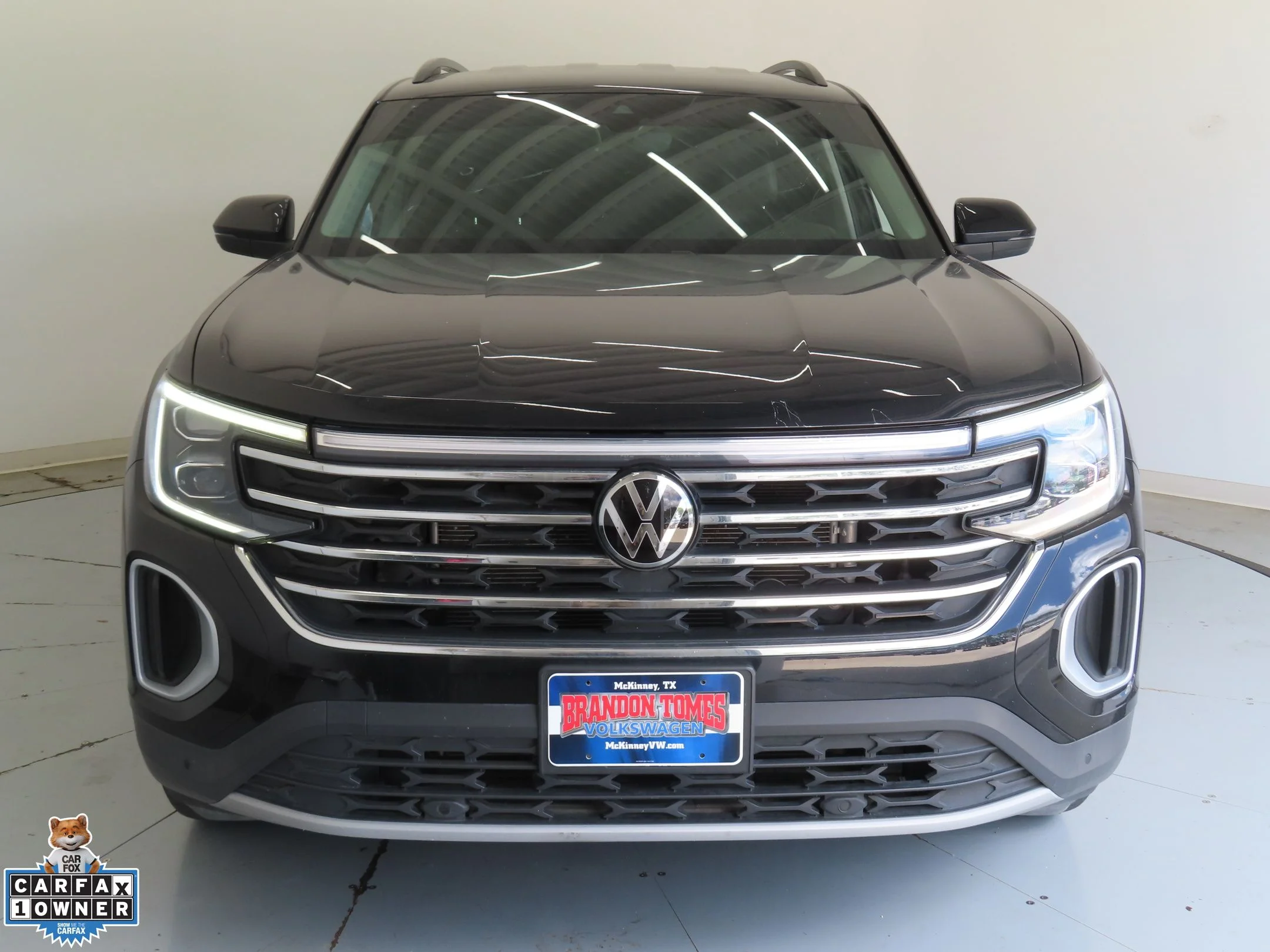 Used 2024 Black Volkswagen 2.0T SE w/Technology image 9