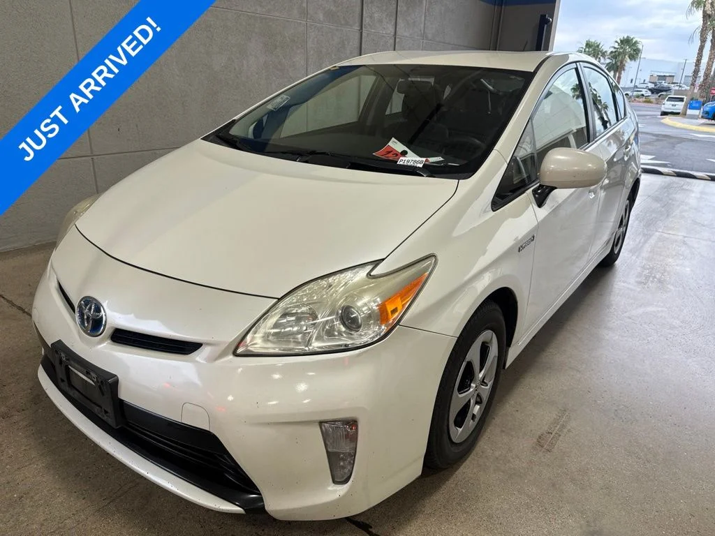 2013 Toyota Prius Two's photo