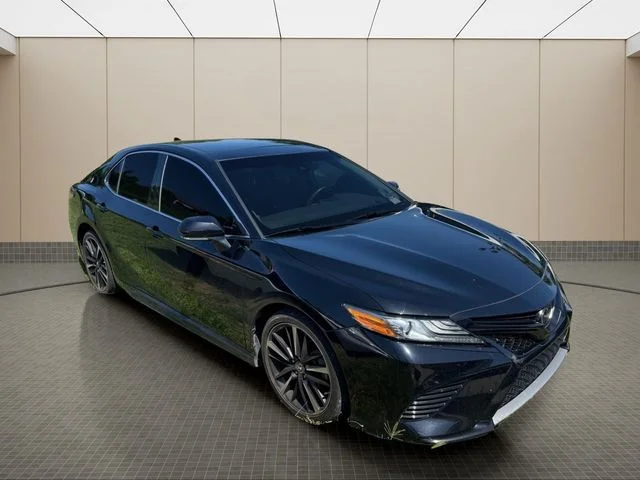 Used 2019 Black Toyota XSE V6 image 9