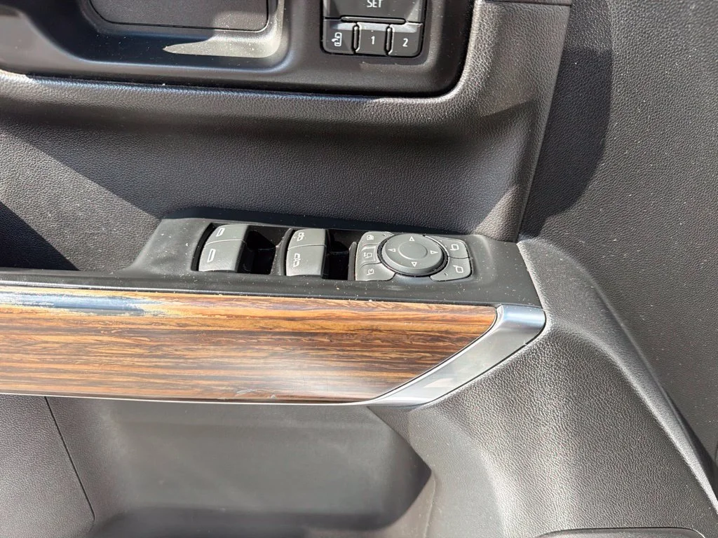 Used 2020 IRIDESCENT PEARL TRICOAT Chevrolet High Country image 34