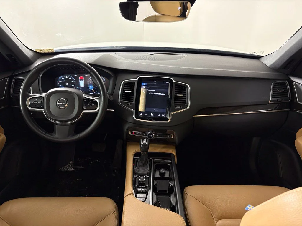 Used 2019 White Volvo T6 Momentum image 38
