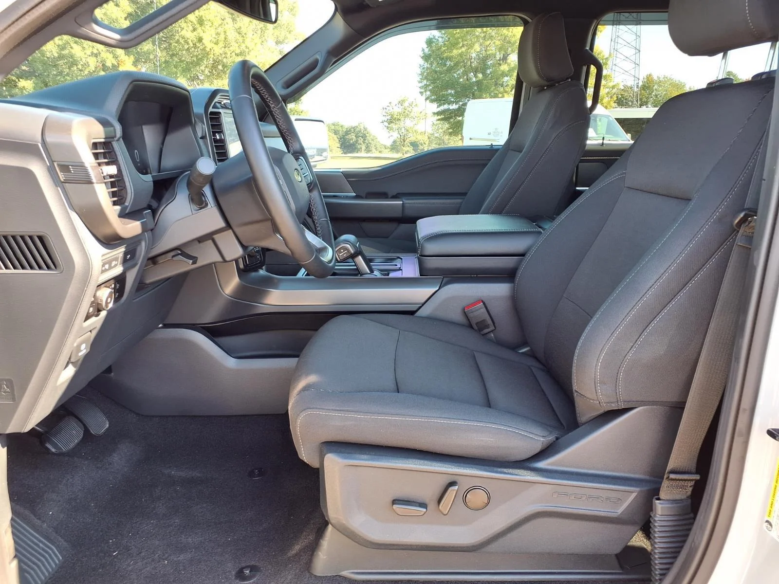 Used 2024 Avalanche Ford XLT image 21
