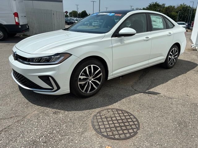 New 2026 Opal White Pearl Volkswagen 1.5T SE image 22