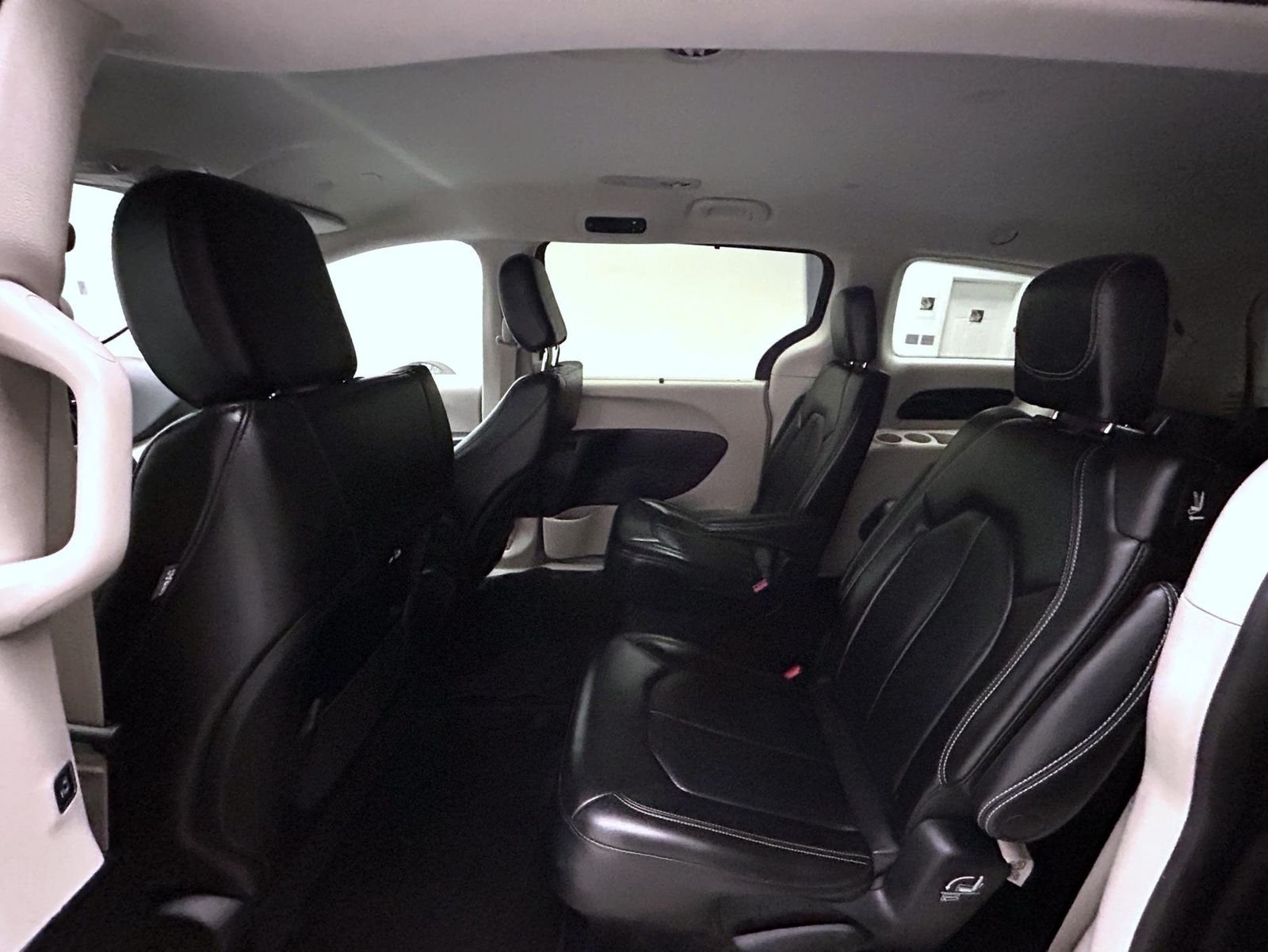 Used 2023 Gray Chrysler Touring L image 19