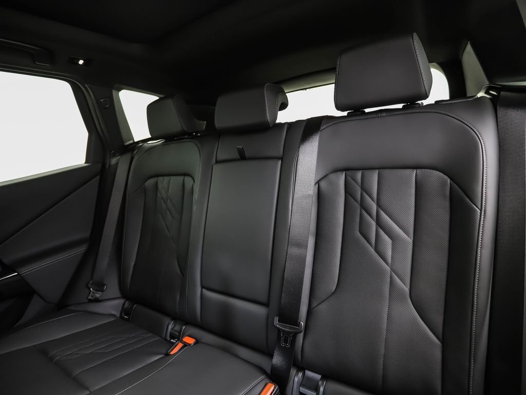 New 2026 Dark Graphite BMW 30 xDrive image 22