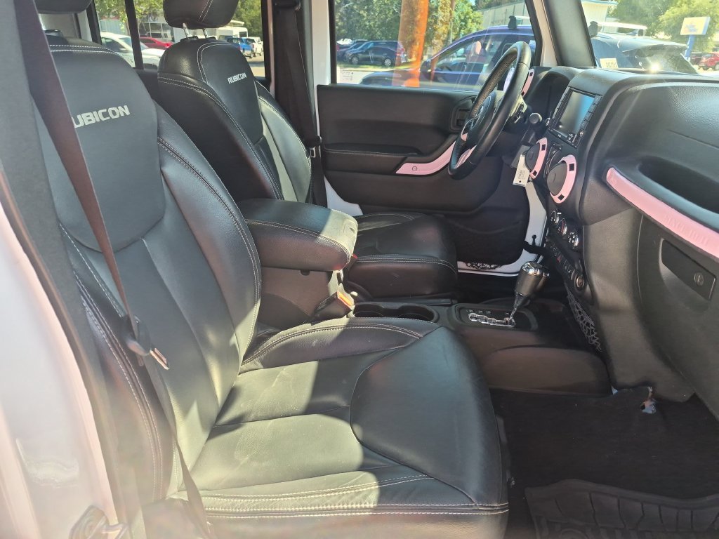 Used 2017 White Jeep Unlimited Rubicon image 24