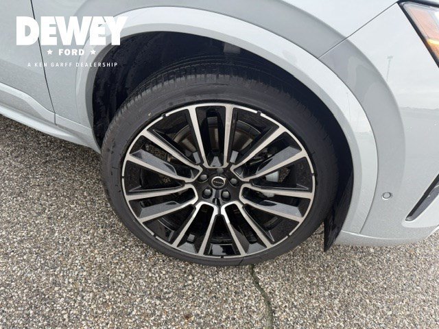 Used 2026 Gray Metallic Volvo Ultra Dark Theme image 43