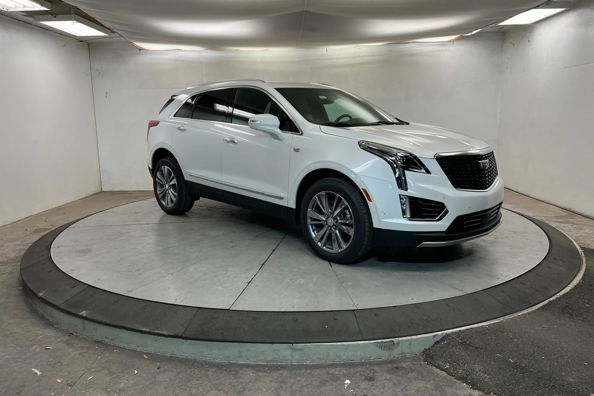 New 2026 Crystal White Tricoat Cadillac Premium Luxury image 7