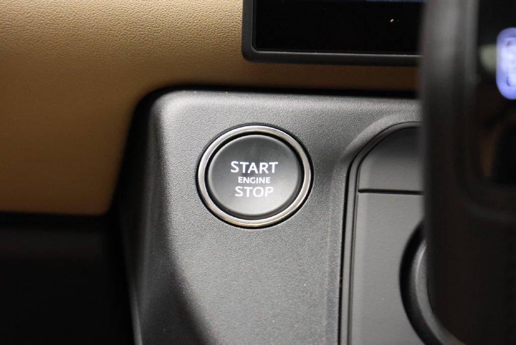 New 2026 Fuji White LAND ROVER S image 21