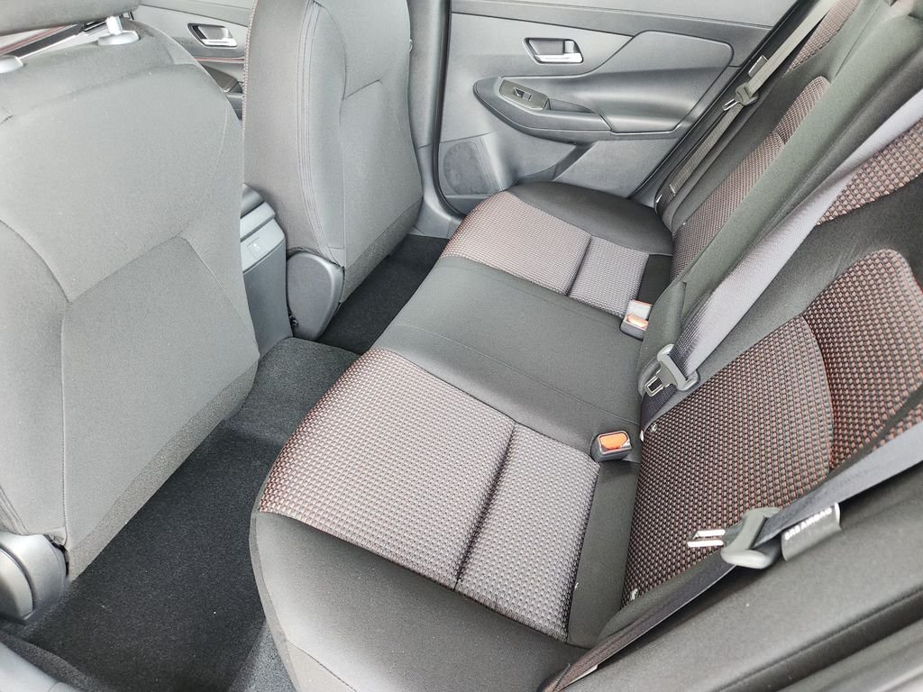 New 2026 Atlantic Gray Metallic / Super Black Two-tone Nissan SR image 29