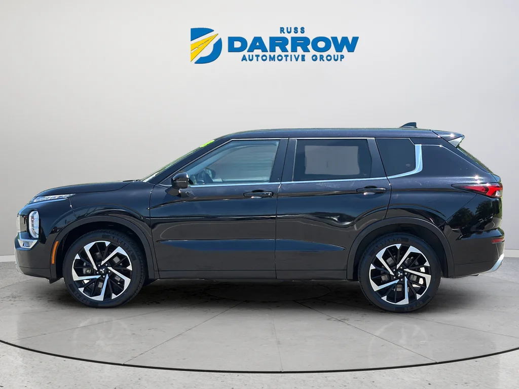 Used 2024 Black Mitsubishi SE image 2
