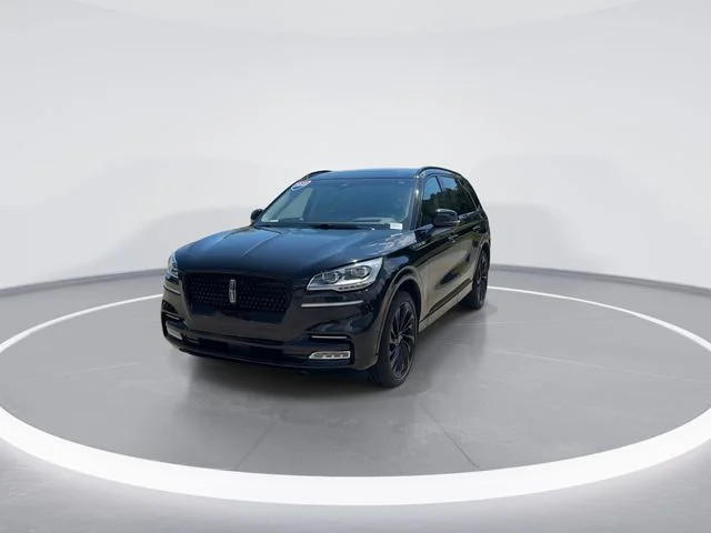 Used 2023 Black Lincoln Reserve image 2